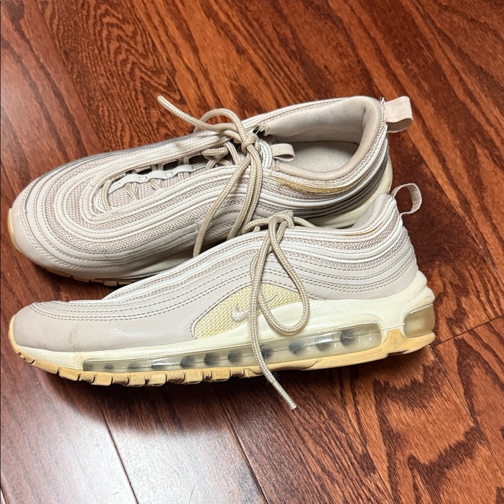 Nike Women's Sneakers in Cream and Tan